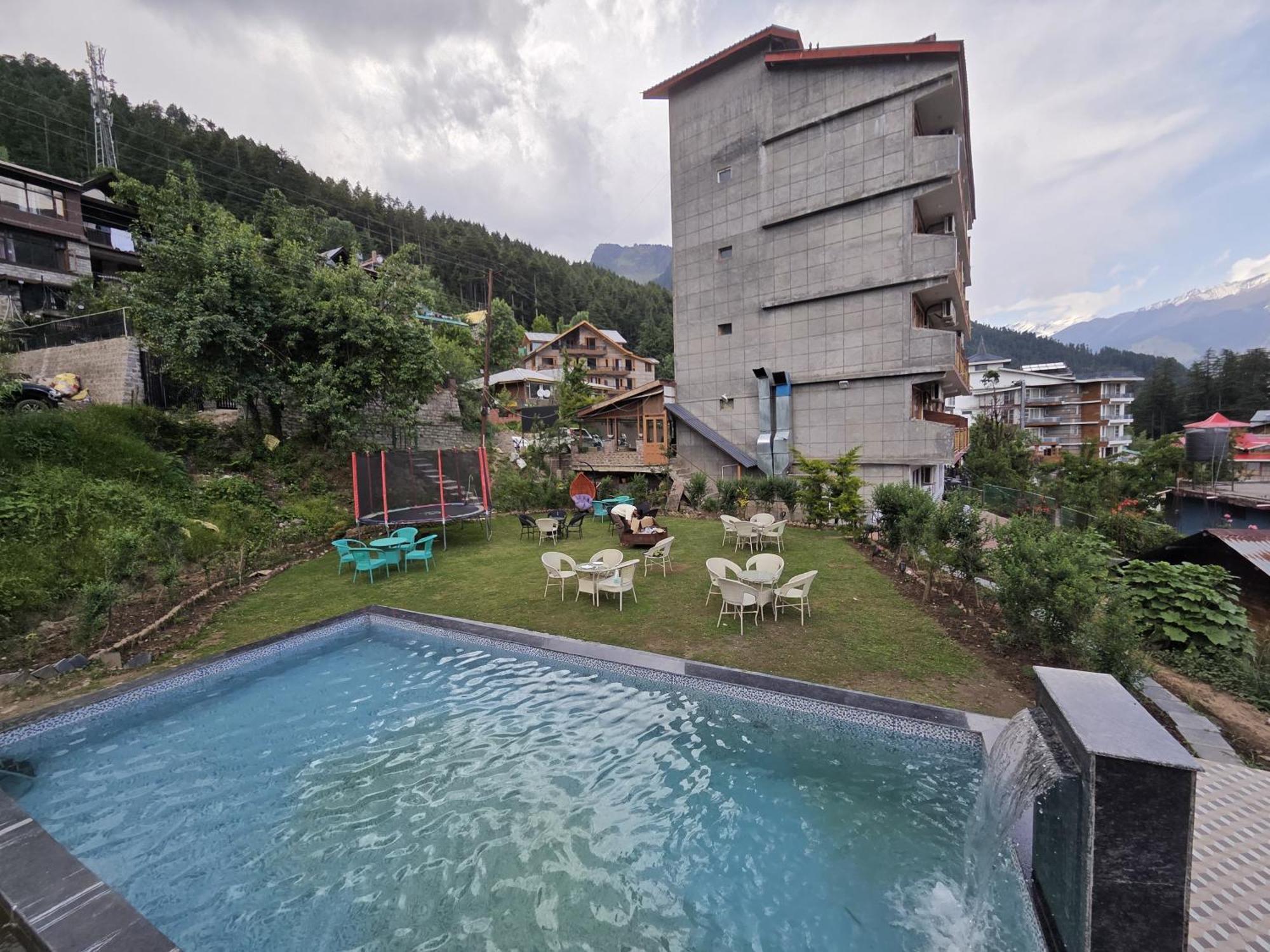 Smuggler Resort By West Western Near To Mall Road & Hadimba Temple # Swimming Pool#Free Pick From Volvo Bus Stand Manāli Εξωτερικό φωτογραφία